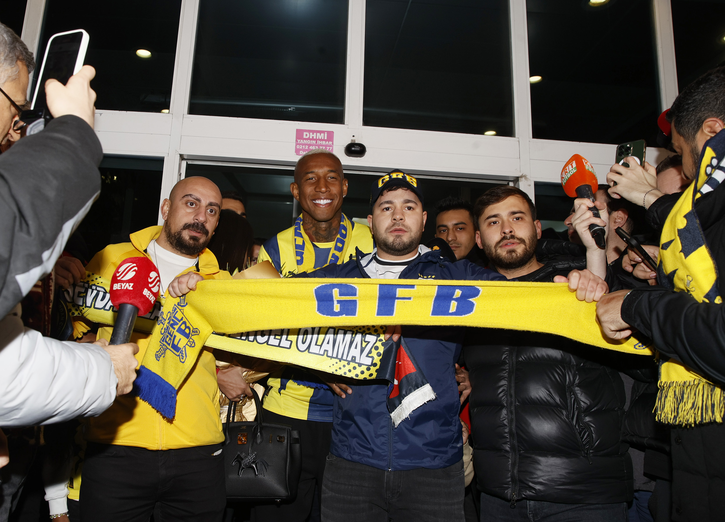 anderson talisca istanbulda 8 8WZyaprV