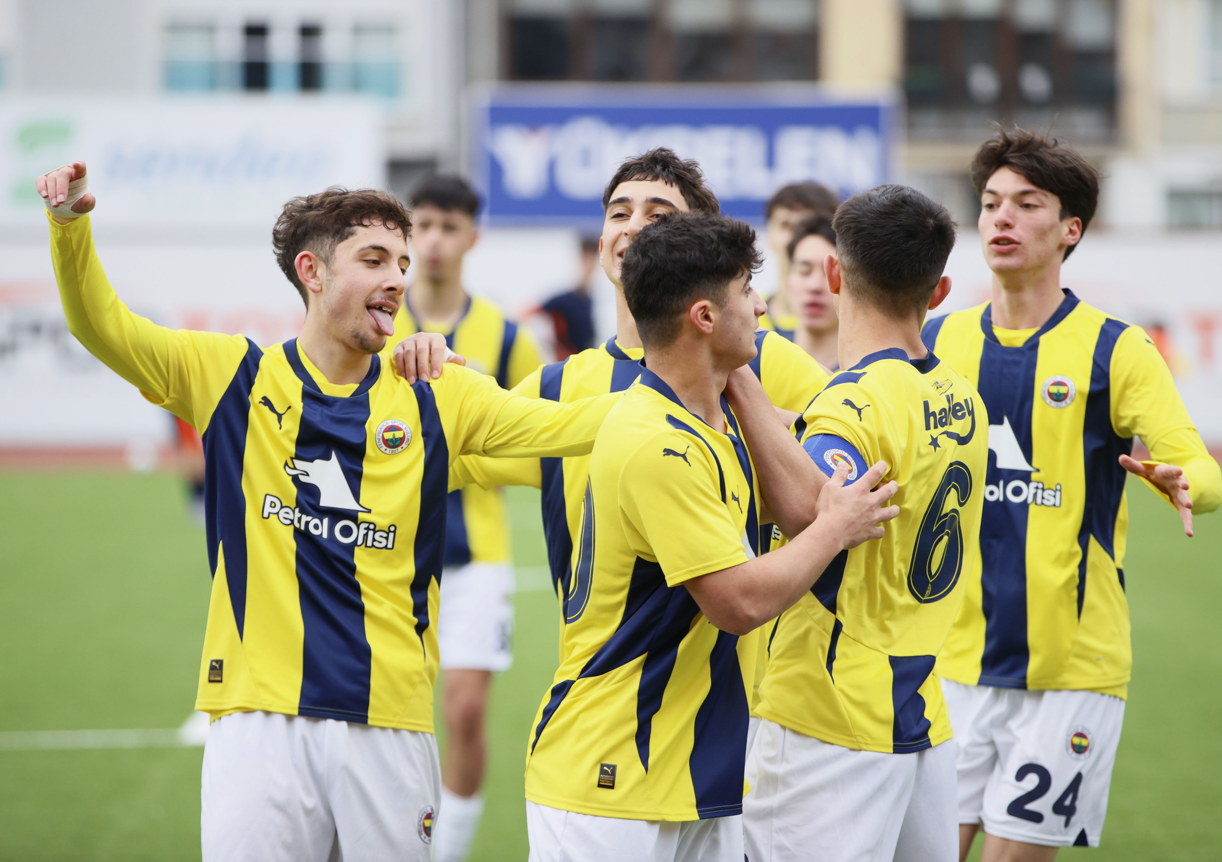 fenerbahce 4 0 r basaksehir u17 17 8Evy5tQt