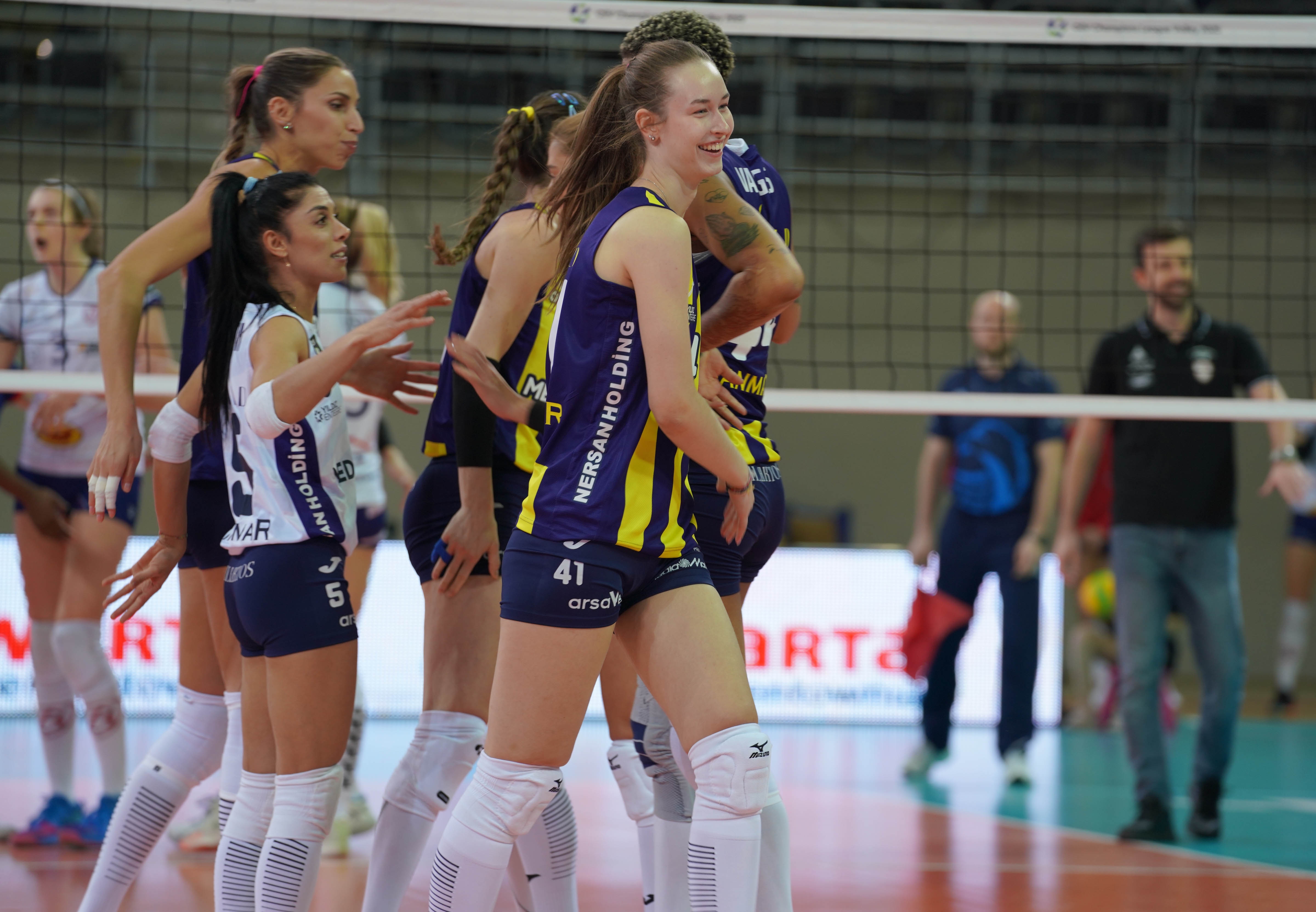 fenerbahce medicana cev sampiyonlar liginde ceyrek finali garantiledi 15 FIFbenNF