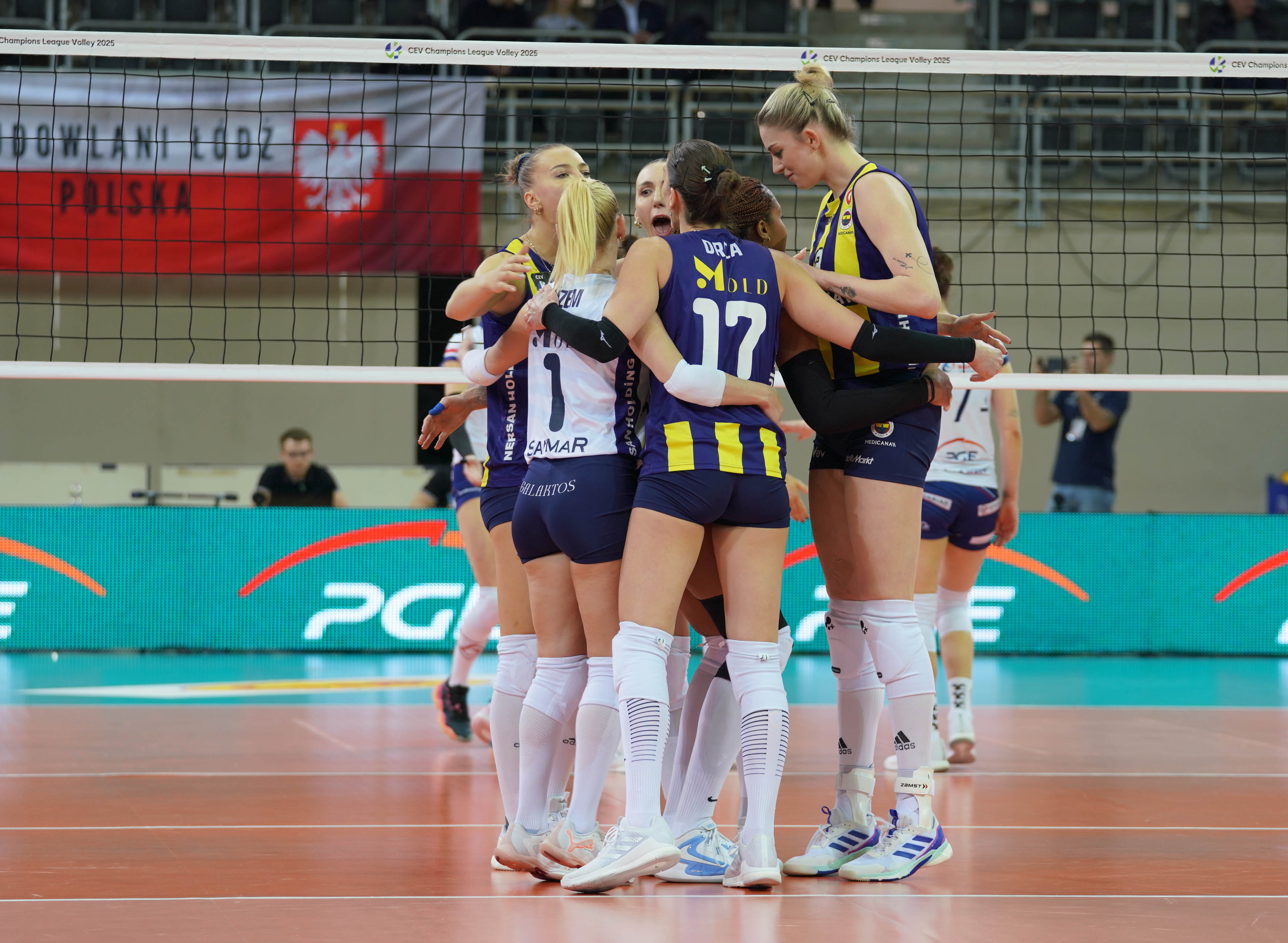 fenerbahce medicana cev sampiyonlar liginde ceyrek finali garantiledi 4 1piJtqON