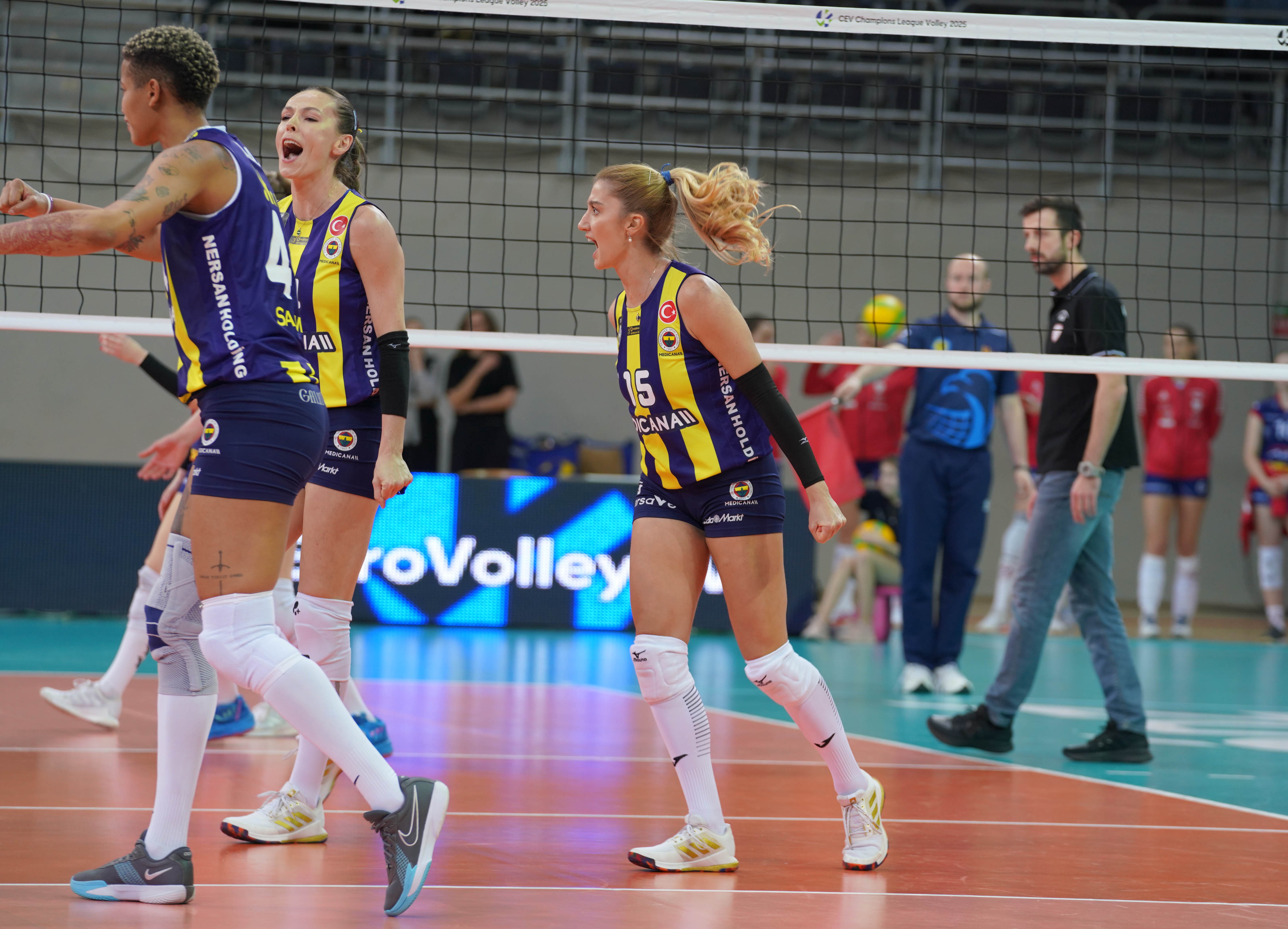 fenerbahce medicana cev sampiyonlar liginde ceyrek finali garantiledi 7