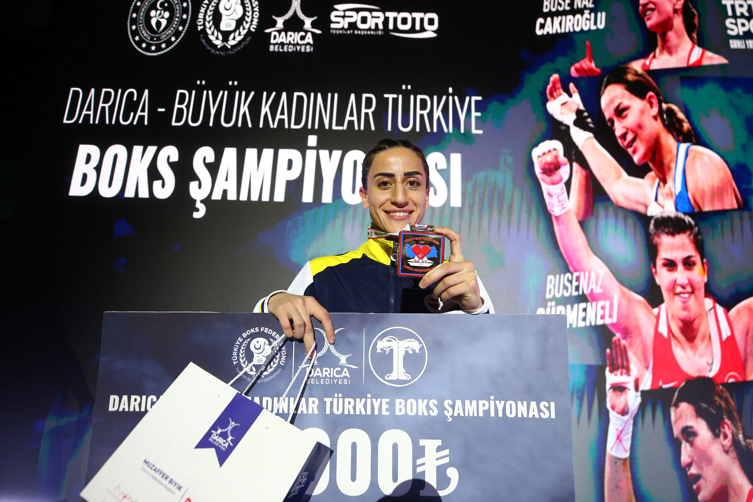 fenerbahceli kizlar 18 madalyayla turkiye boks sampiyonasina damga vurdu 13 X7zqvXAd