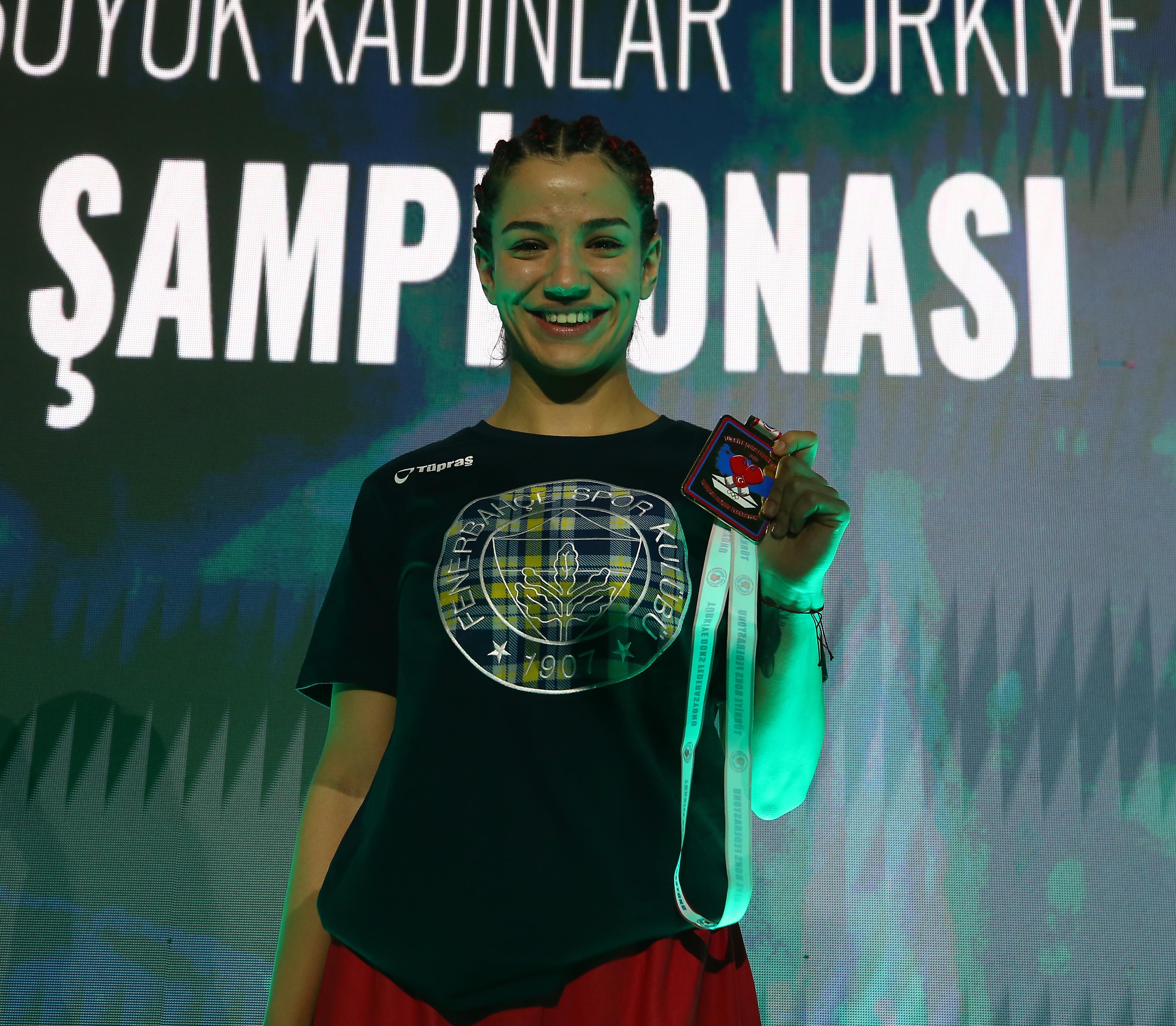 fenerbahceli kizlar 18 madalyayla turkiye boks sampiyonasina damga vurdu 6 OYOrgg8a