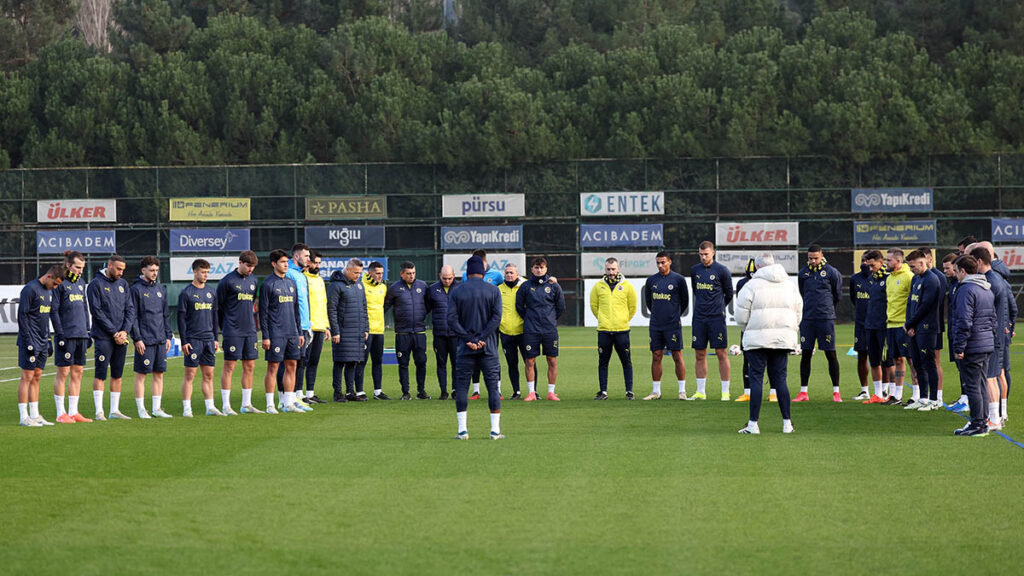 futbol a takimimiz kampa girdi RvuHB8DP