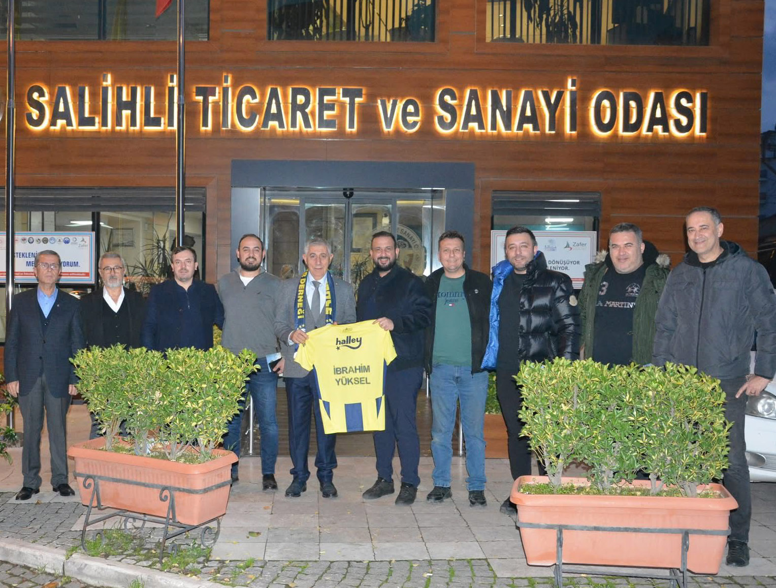 salihli dernegimiz salihli ticaret ve ziraat odasi baskani ibrahim yukseli ziyaret etti 1 l7GKf2T8