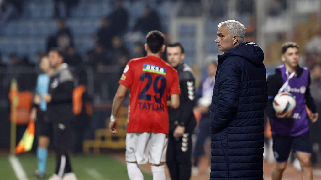 teknik direktorumuz jose mourinho kasimpasa galibiyetini degerlendirdi eAv1v61e