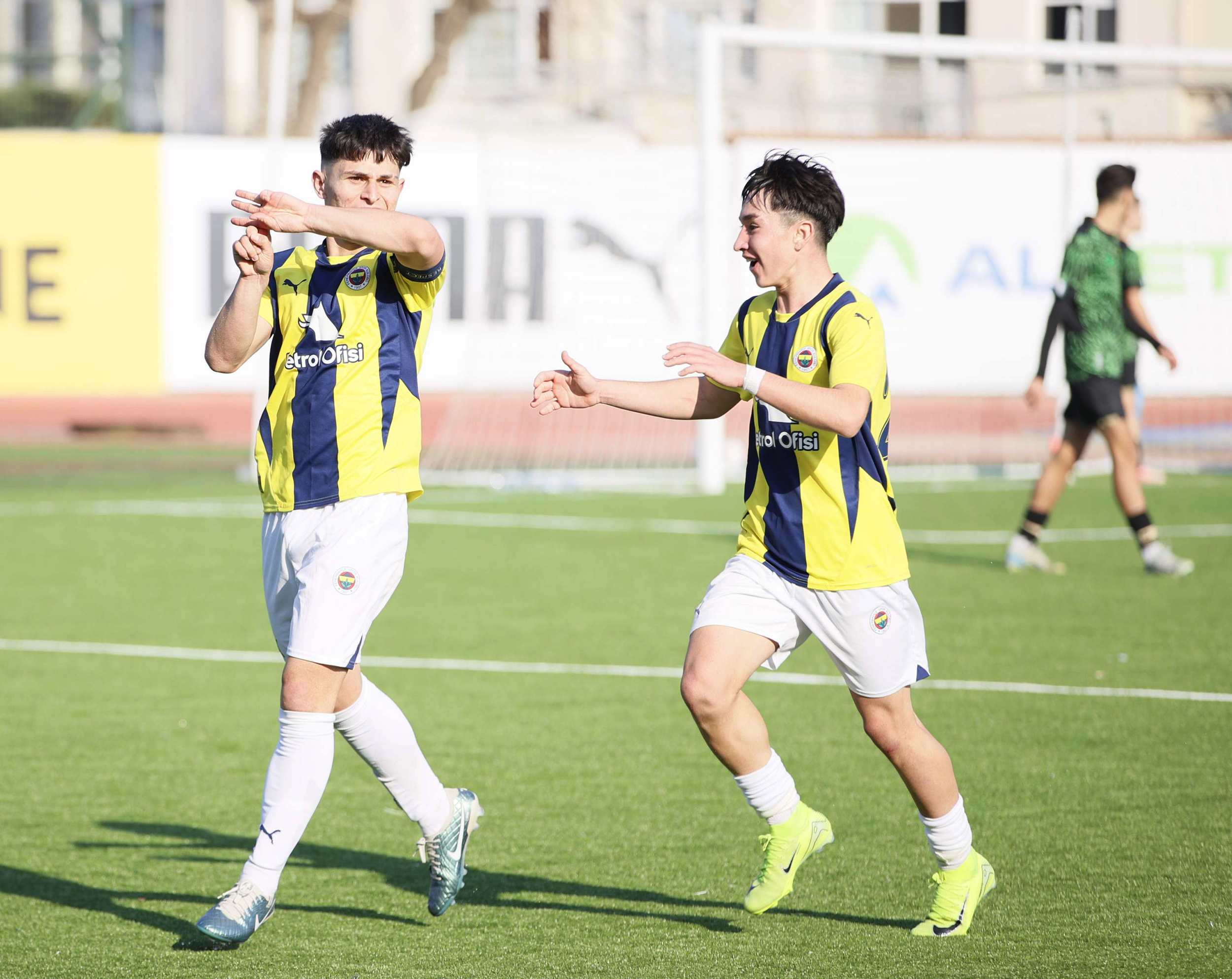 u17 takimimiz t konyasporu 3 1 yenerken u19 takimimiz ise i eyupspor ile 2 2 berabere urebjAas