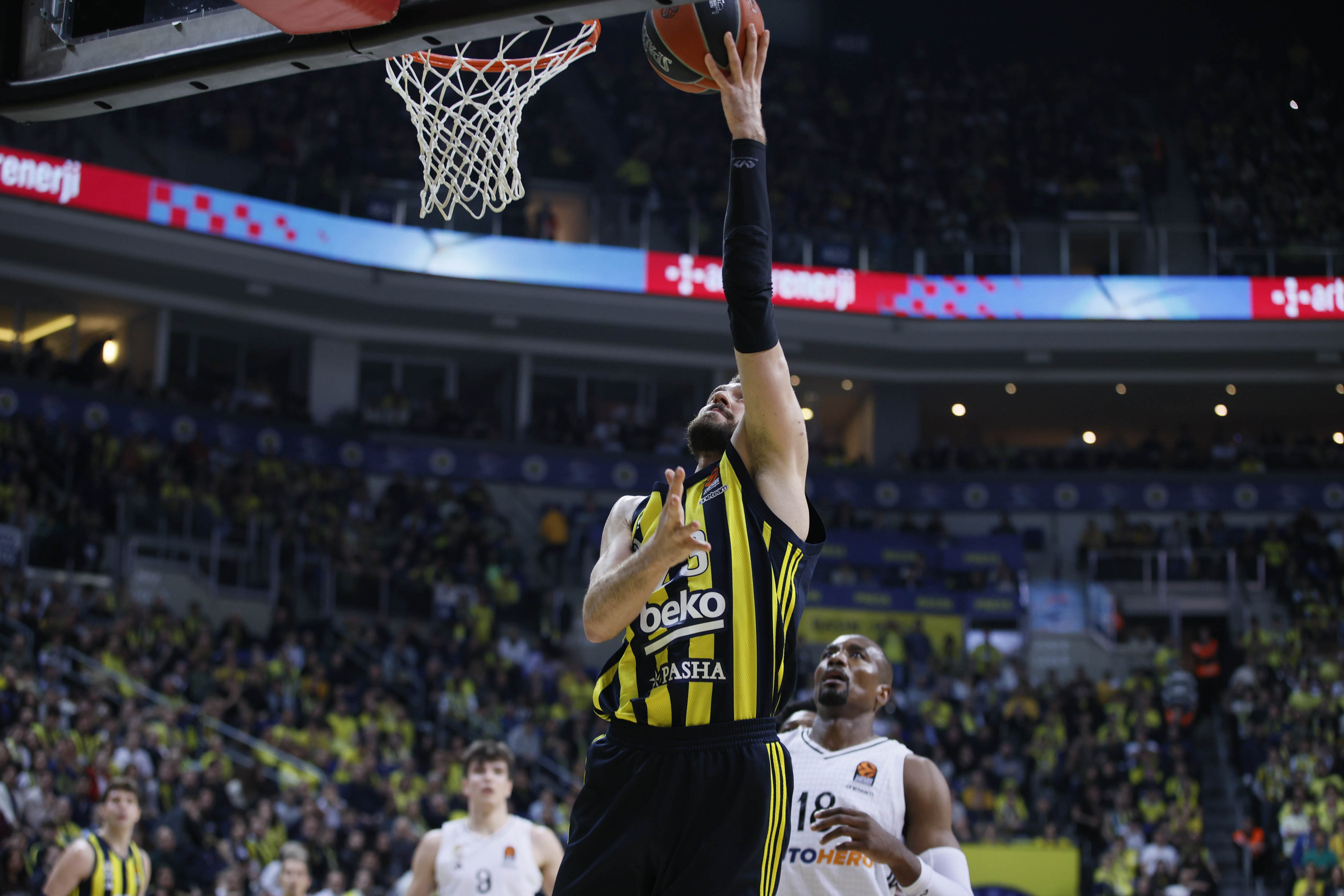 fenerbahce beko 78 67 real madrid 51 kHT9abhn