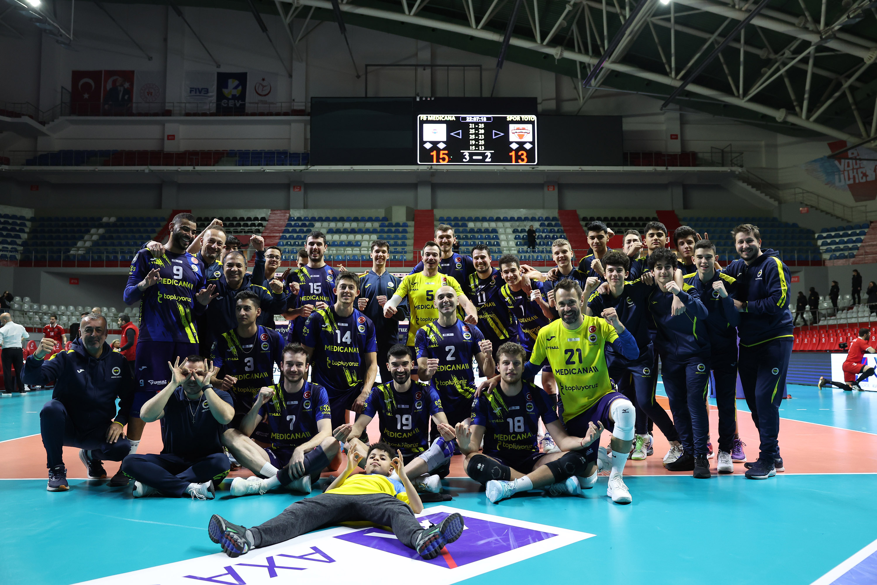 fenerbahce medicana kupa voleyde yari finale yukseldi 10 kwnc5A8c