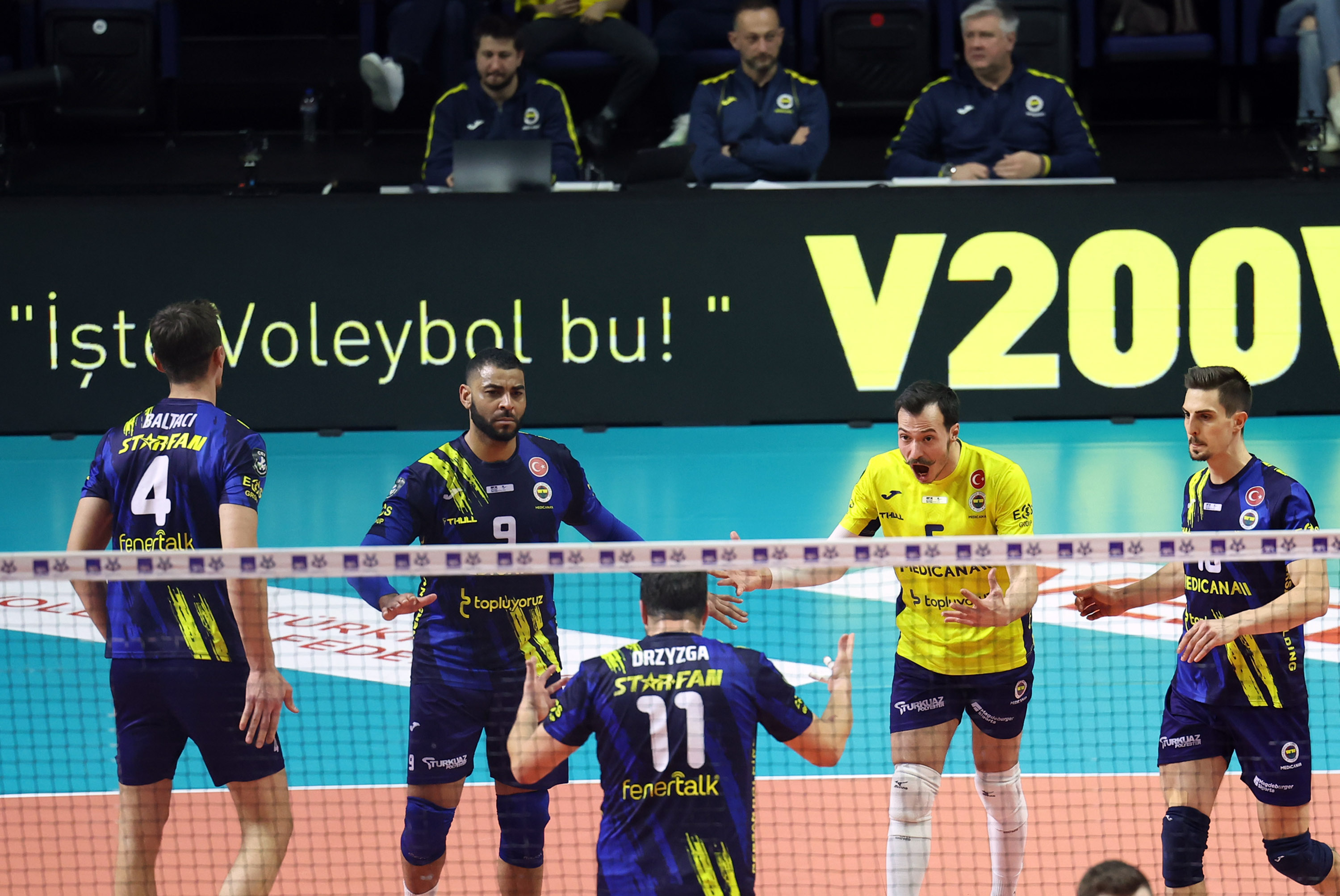 fenerbahce medicana kupa voleyde yari finale yukseldi 8 8JCVEabB